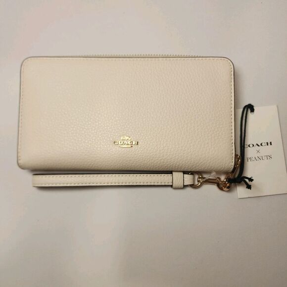 NWT CBN35 COACH x PEANUTS Long Zip Around Wallet Snoopy and Friends Chalk - Picture 2 of 6